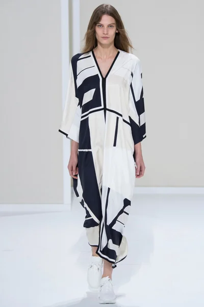 Look 28